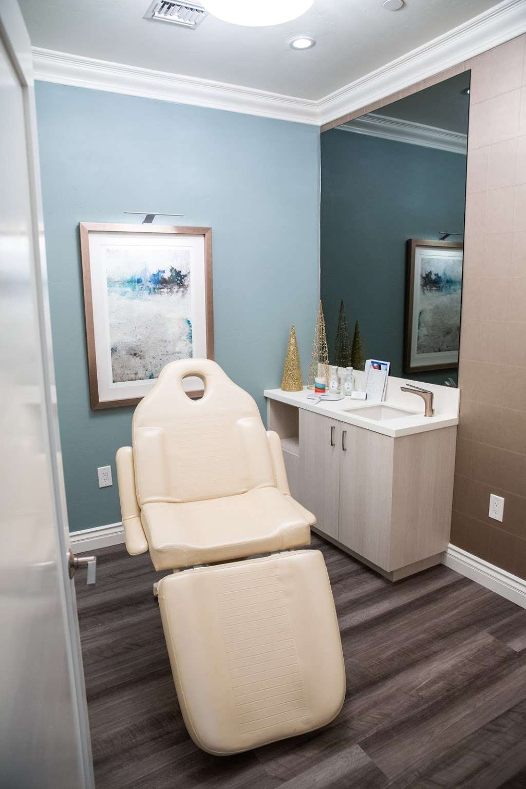 Pure Aesthetics + Wellness | 21165 Newport Coast Dr, Newport Coast, CA 92657, USA | Phone: (949) 524-8844