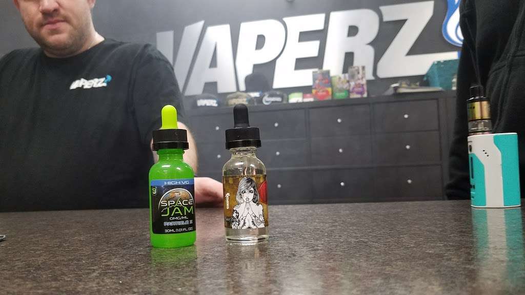 Vaperz Vape Shop | 4537 S Harlem Ave, Forest View, IL 60402, USA | Phone: (773) 273-8845