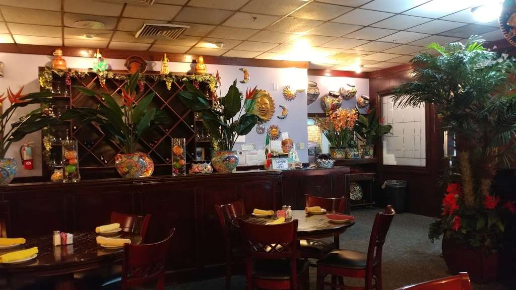 Mom Alone Mexican Grill | 1111 E NASA Pkwy, Webster, TX 77598 | Phone: (281) 480-3170