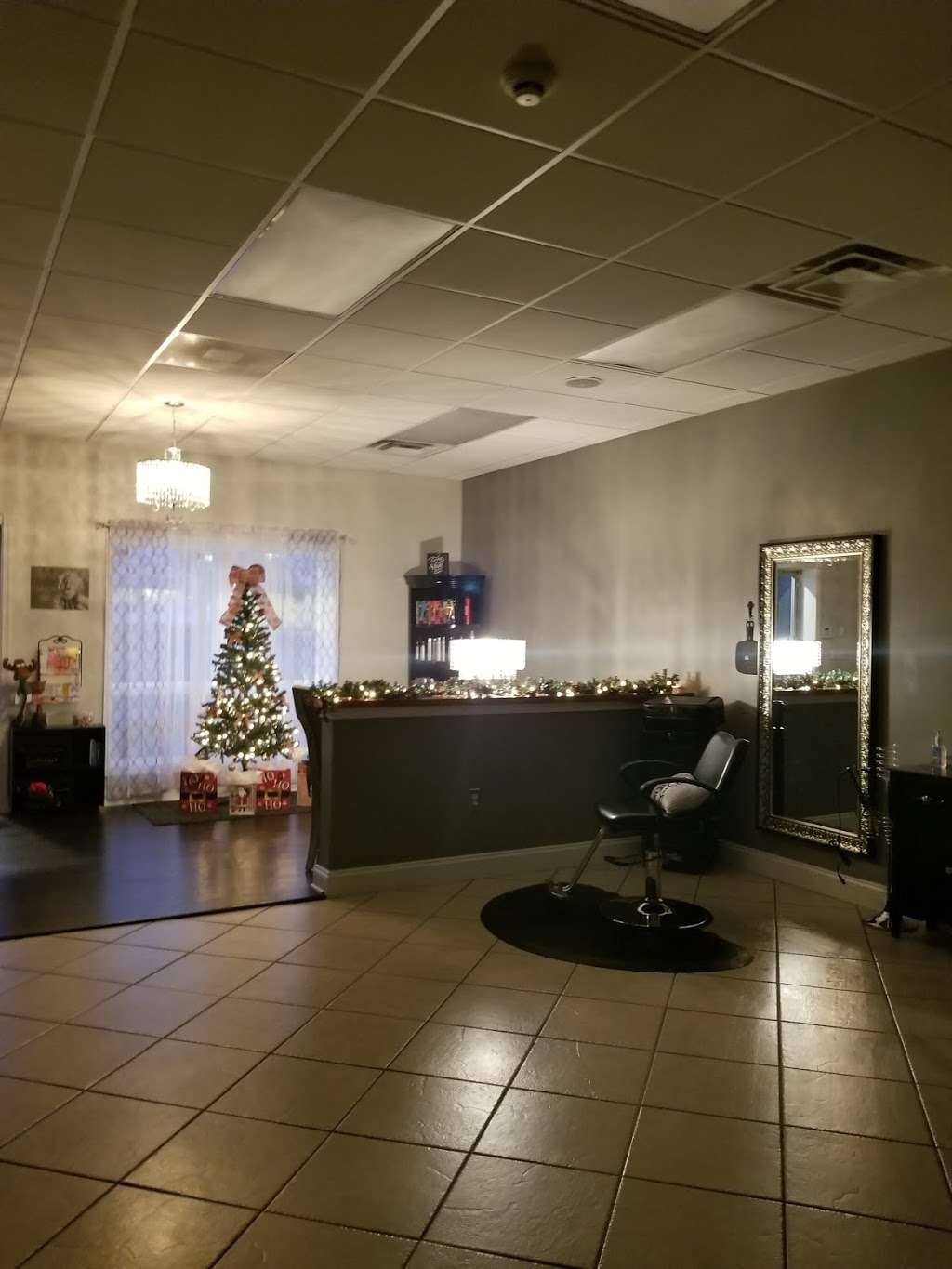 Michael James Hair Studio | 2725 Augustine Herman Hwy, Chesapeake City, MD 21915, USA | Phone: (410) 885-7040