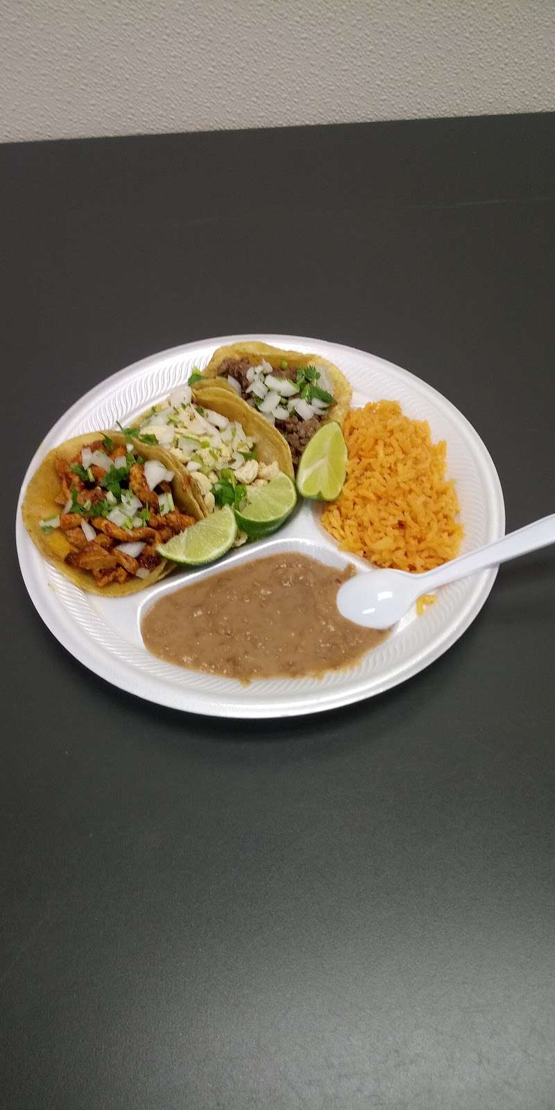 Taquería Palapas - Restaurante | 627 W Pleasant Run Rd, Lancaster, TX 75146, USA | Phone: (469) 317-7660