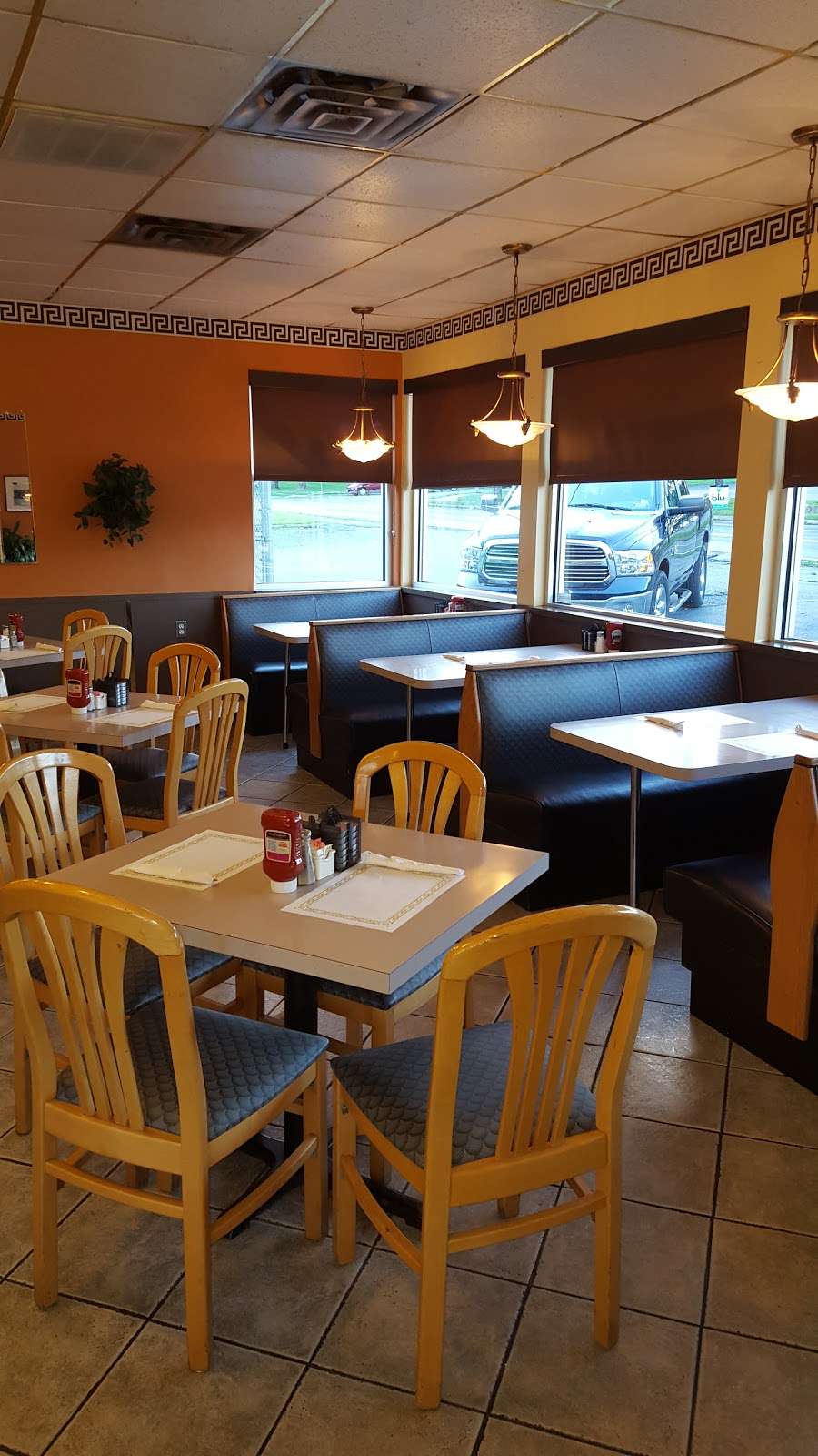 Spiros Restaurant | 710 Washington St, Bethlehem, PA 18017, USA | Phone: (610) 868-0538
