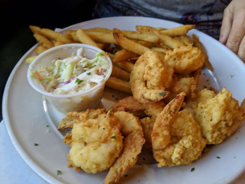 Crazy Fish Bar And Grill | 802 Henry St, Lake Wales, FL 33853, USA | Phone: (863) 676-6361