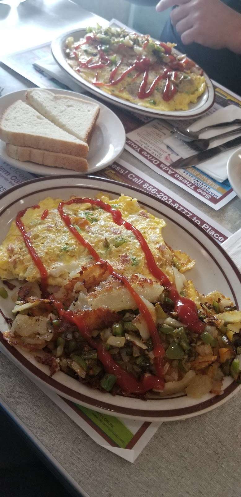 Salem Oak Diner | 113 W Broadway, Salem, NJ 08079, USA | Phone: (856) 935-1305