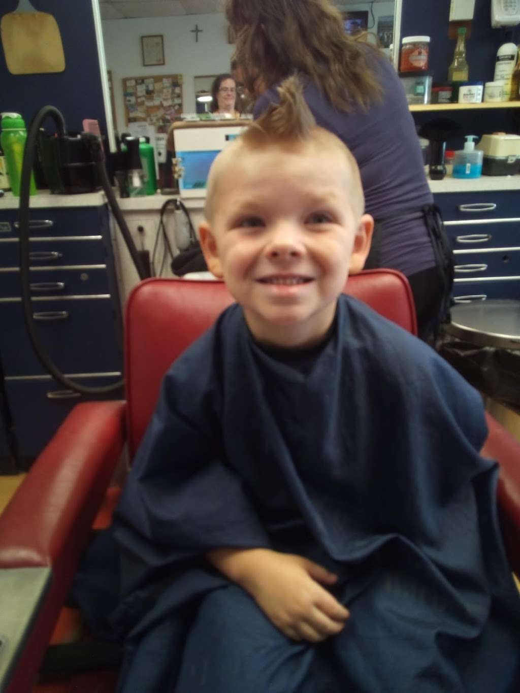 Gills Barber Shop | Photo 4 of 4 | Address: 2548 McKinley Ave, Columbus, IN 47201, USA | Phone: (812) 376-7128