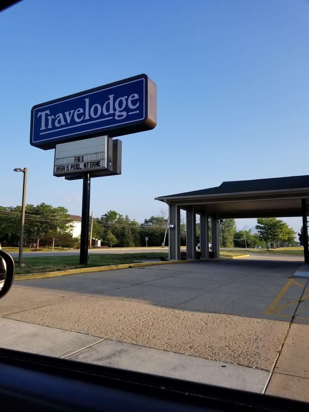 Travelodge Waukegan Gurnee | 3633 N Lewis Ave, Waukegan, IL 60087, USA | Phone: (847) 249-7778