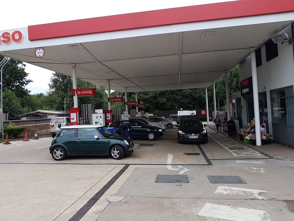 Tesco Esso Express | Lewes Rd, Forest Row RH18 5EP, UK | Phone: 0345 674 6498