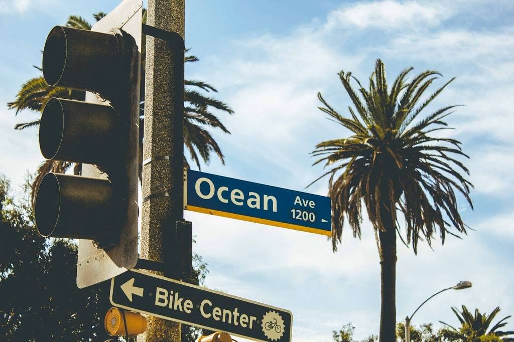 Ocean / Arizona | Santa Monica, CA 90401