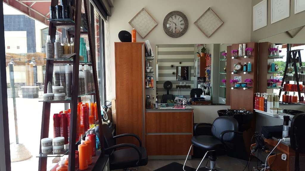 Sola Salon Studios | 5319 S 108th St, Hales Corners, WI 53130, USA | Phone: (414) 810-7652