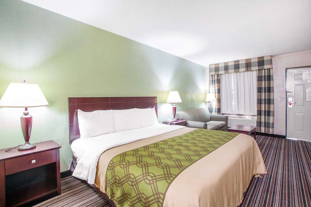 Econo Lodge Belton - Kansas City South | 222 Peculiar Dr, Belton, MO 64012, USA | Phone: (816) 322-1222