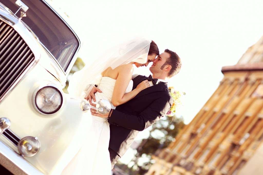 Wedding Car Hire London - LuxWeddingCar ltd | 10, Norton House, Roman Rd, London E2 0ST, UK | Phone: 020 8980 3778