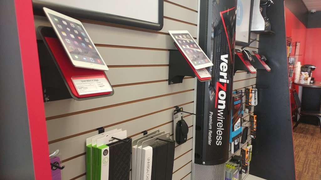 Verizon Authorized Retailer – Russell Cellular | 650 S Commercial St, Harrisonville, MO 64701, USA | Phone: (816) 884-3416