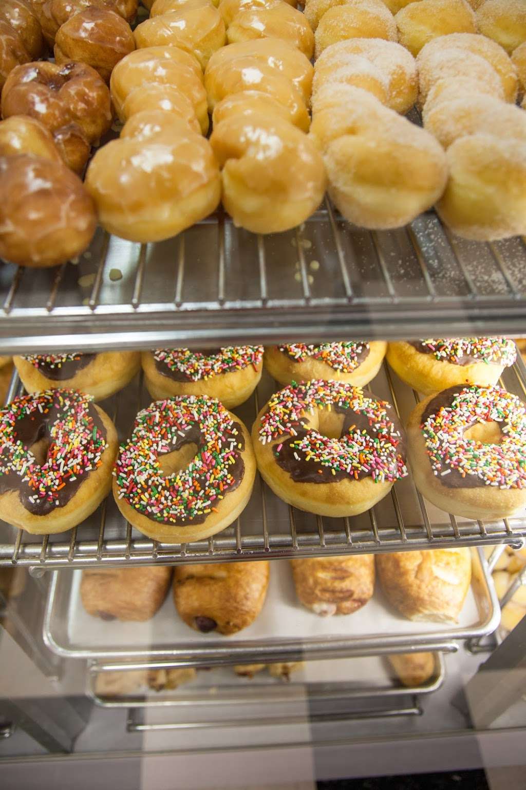 Mr. Chaus Donuts | 1631 E Capitol Expy # 104, San Jose, CA 95121, USA | Phone: (408) 223-8933