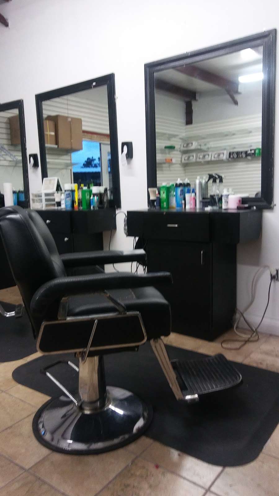 Porter Barber & Beauty Shop | 24361-24499 FM1314, Porter, TX 77365 | Phone: (281) 354-1615