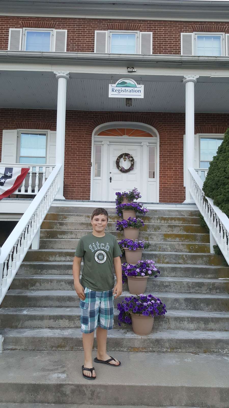 Penn National Inn | 3809 Anthony Hwy, Fayetteville, PA 17222, USA | Phone: (717) 352-2400