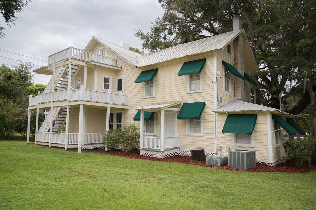 Lake Minneola Inn | 508 S Main Ave, Minneola, FL 34755, USA | Phone: (352) 394-0134