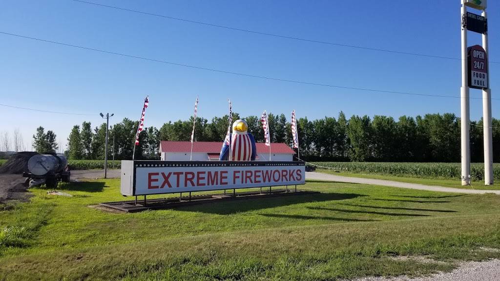Garretts Fireworks | 1005 Junction Rd, Mound City, MO 64470, USA | Phone: (660) 220-2755