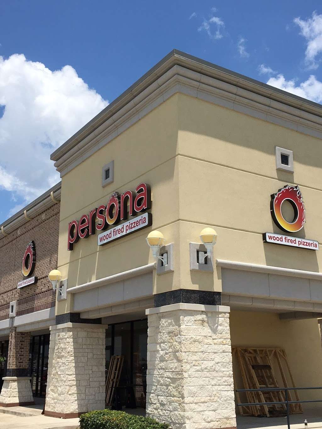 Persona Wood Fired Pizzeria | 9635 N Sam Houston Pkwy E #400, Humble, TX 77396, USA | Phone: (832) 644-5577