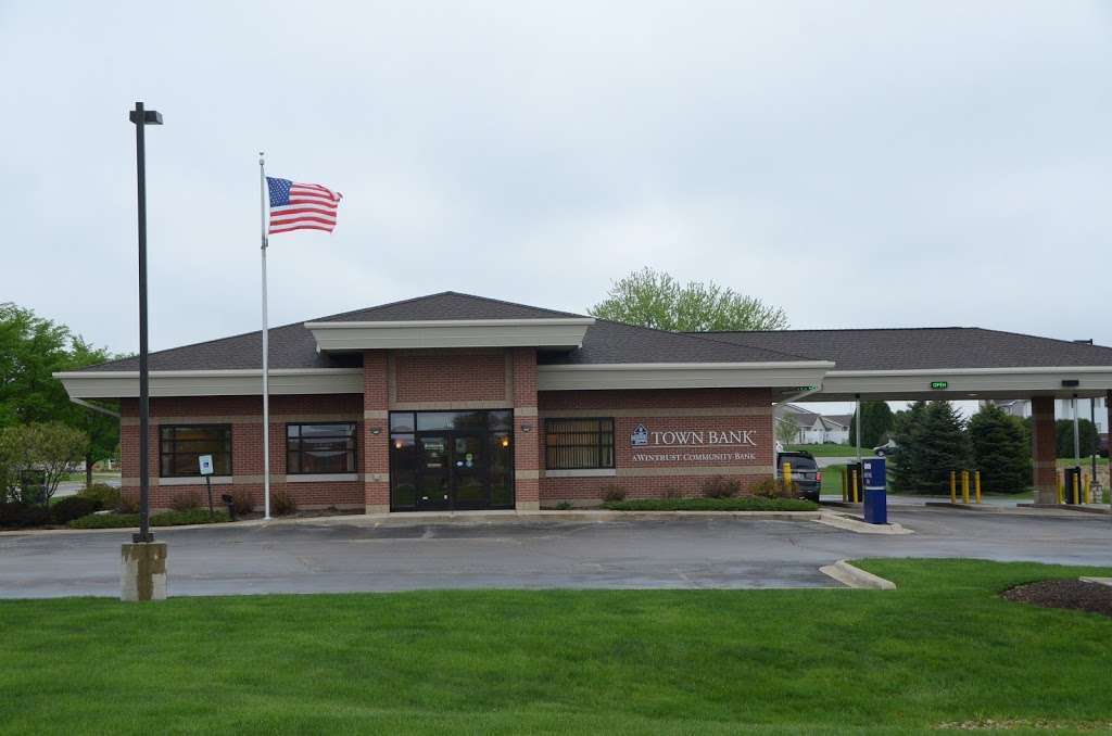 Town Bank | 501 Ogden Ave, Clinton, WI 53525, USA | Phone: (608) 676-4700