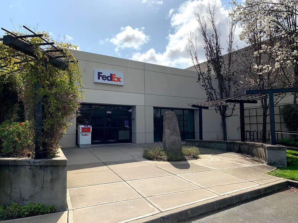 FedEx Ship Center | 7275 Johnson Dr, Pleasanton, CA 94588, USA | Phone: (800) 463-3339