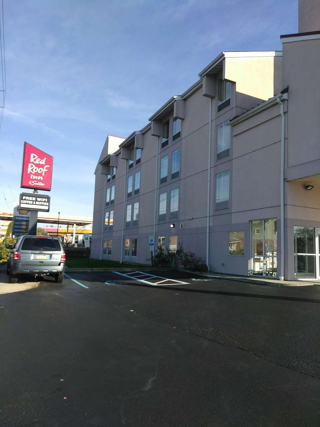 Red Roof Inn & Suites Philadelphia - Bellmawr | 217 S Black Horse Pike, Bellmawr, NJ 08031, USA | Phone: (856) 931-1010