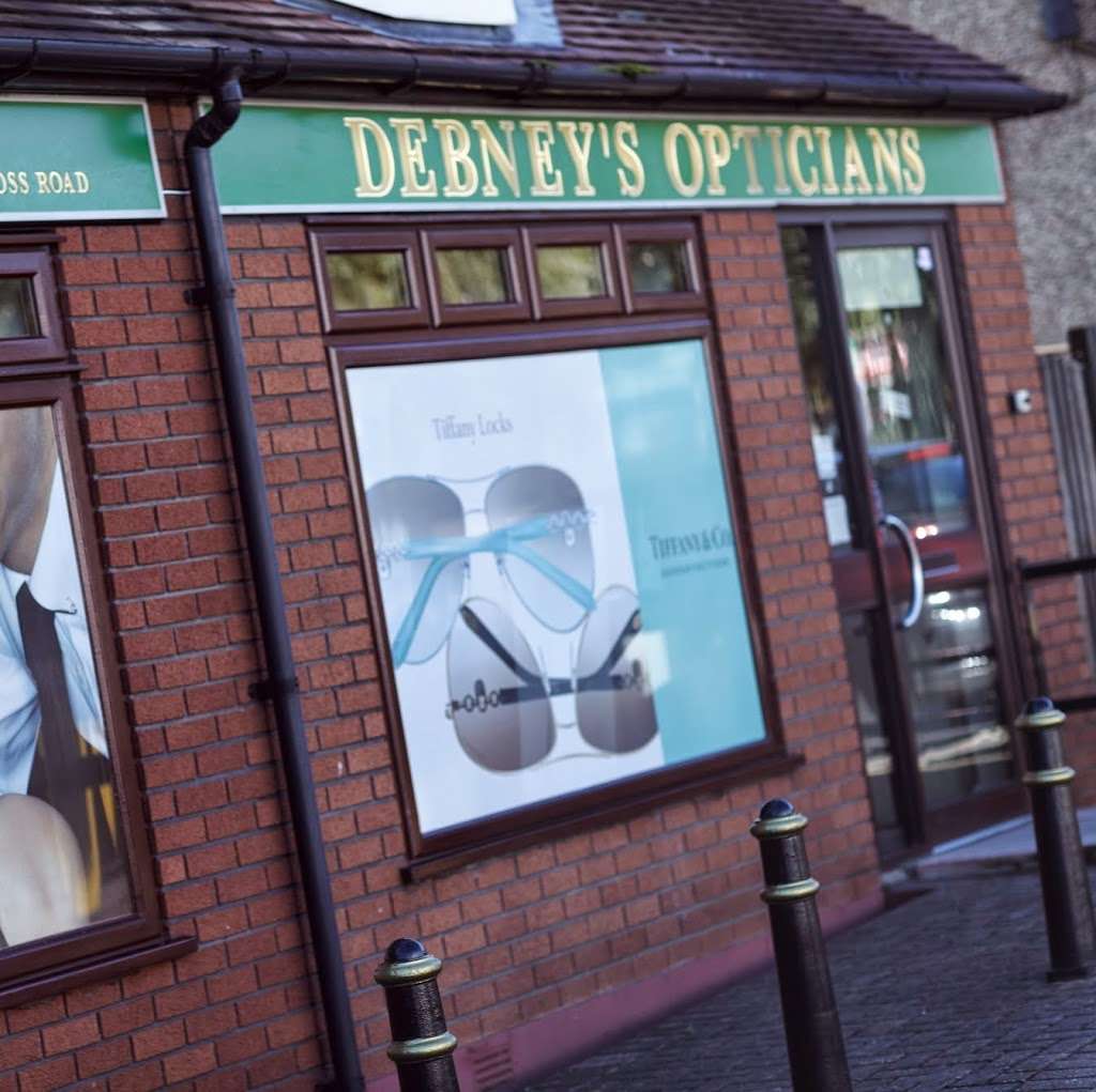Debneys opticians | 16 Chase Cross Rd, Romford RM5 3PR, UK | Phone: 01708 737448