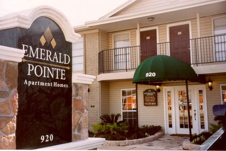 Emerald Pointe Apartments | 920 Houston Ave, Pasadena, TX 77502, USA | Phone: (713) 473-6611