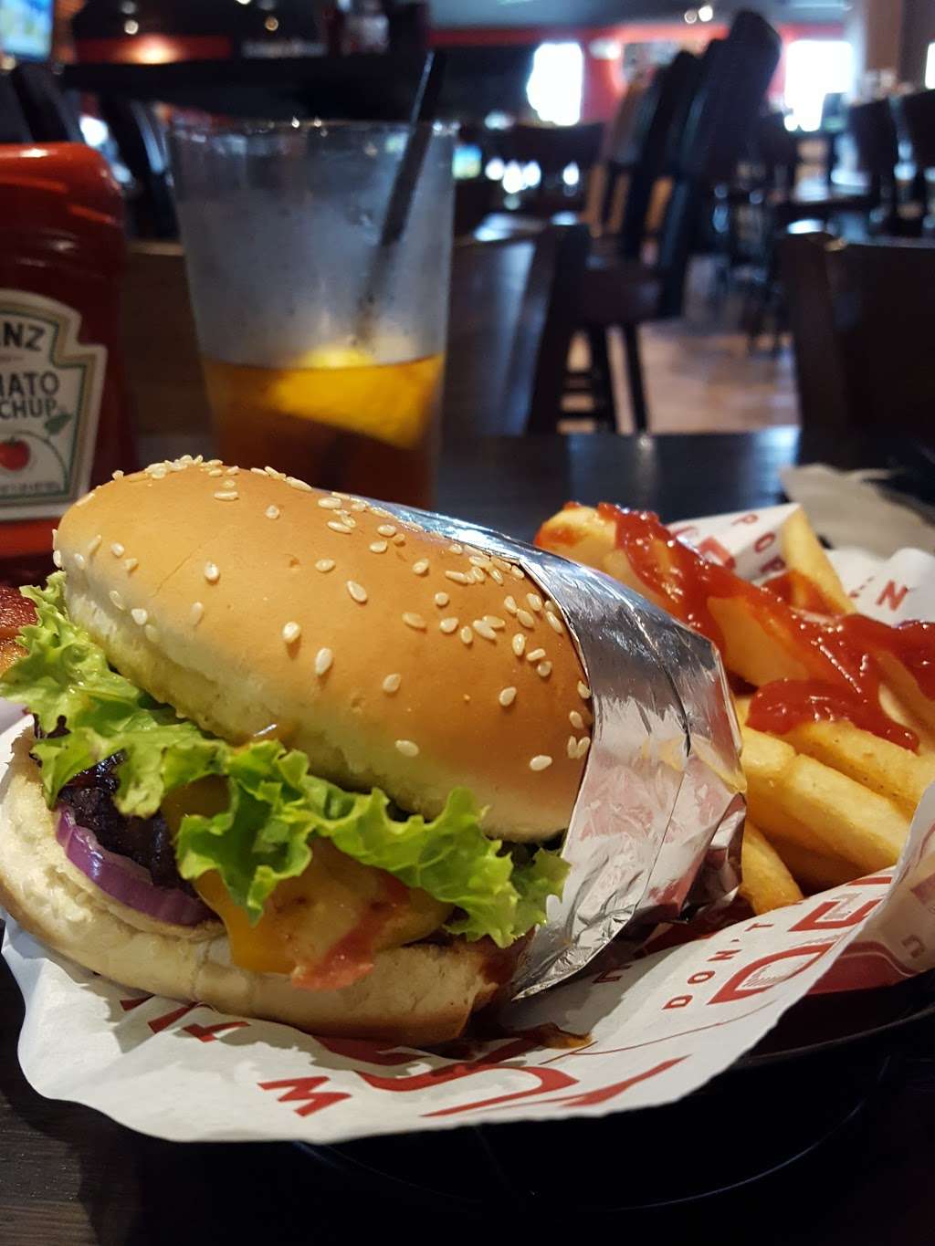 Red Robin Gourmet Burgers and Brews | 14090 Worth Ave, Woodbridge, VA 22192, USA | Phone: (703) 492-6900