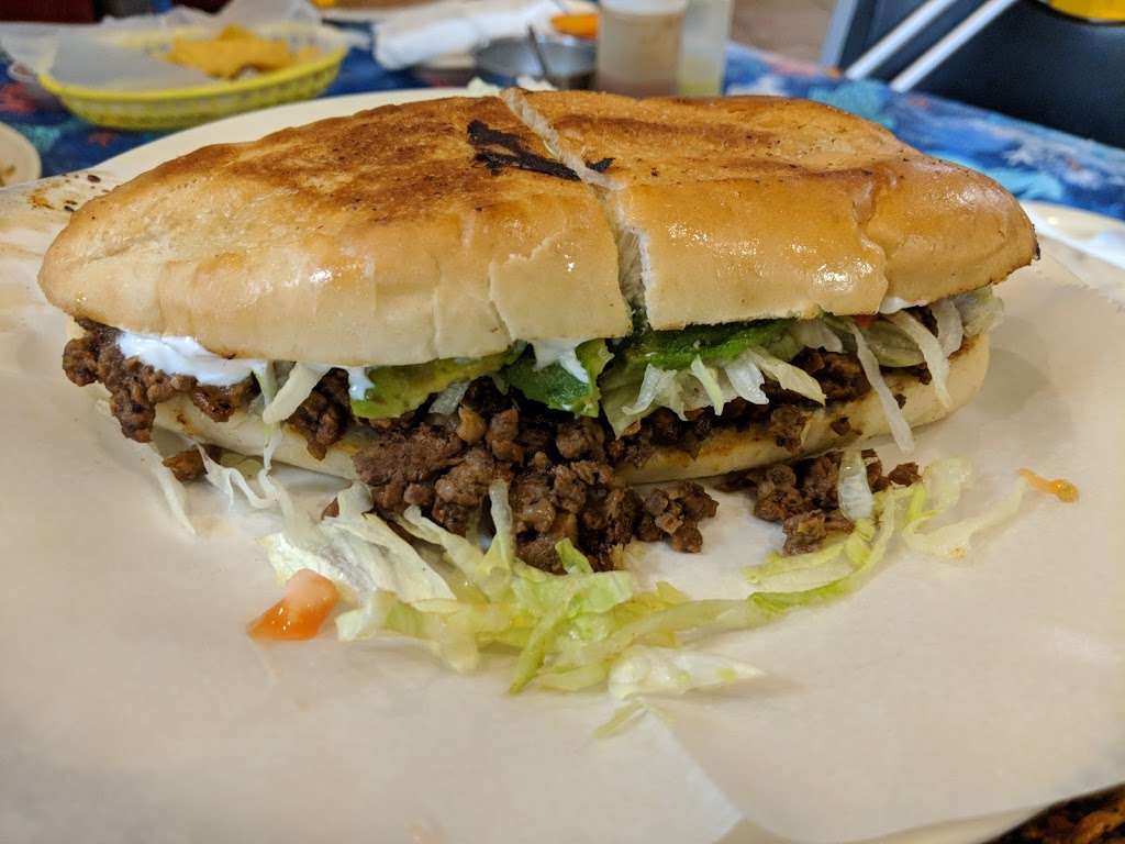 El Nuevo Laredo Mexican Restaurant | 1126 New Laredo Hwy, San Antonio, TX 78211, USA | Phone: (210) 923-4733