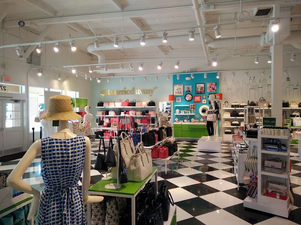 kate spade new york - 274 Nut Tree Rd #0, Vacaville, CA 95687