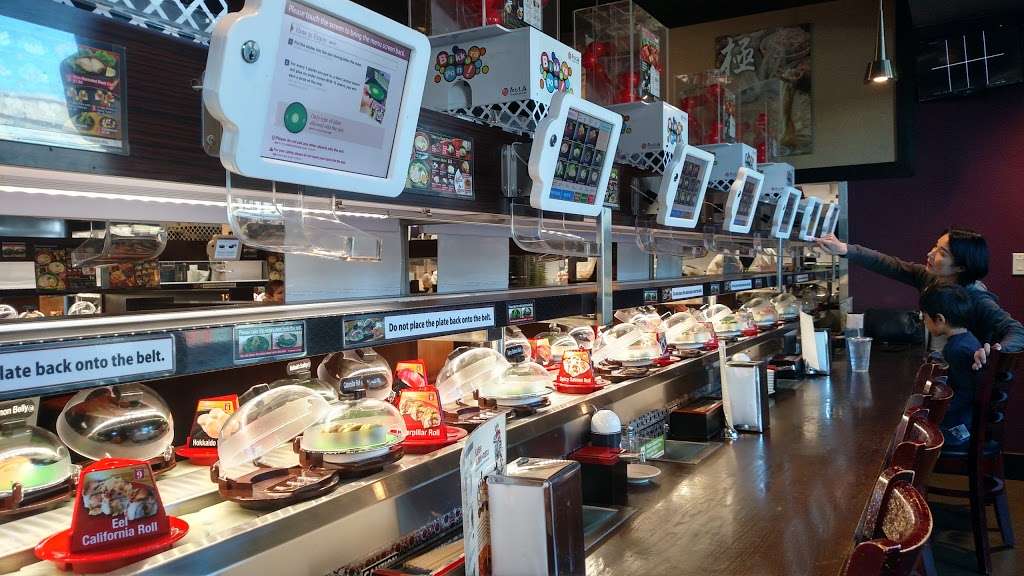 Kura Revolving Sushi Bar | 19600 Vallco Pkwy Suite #160, Cupertino, CA 95014, USA | Phone: (408) 861-0155