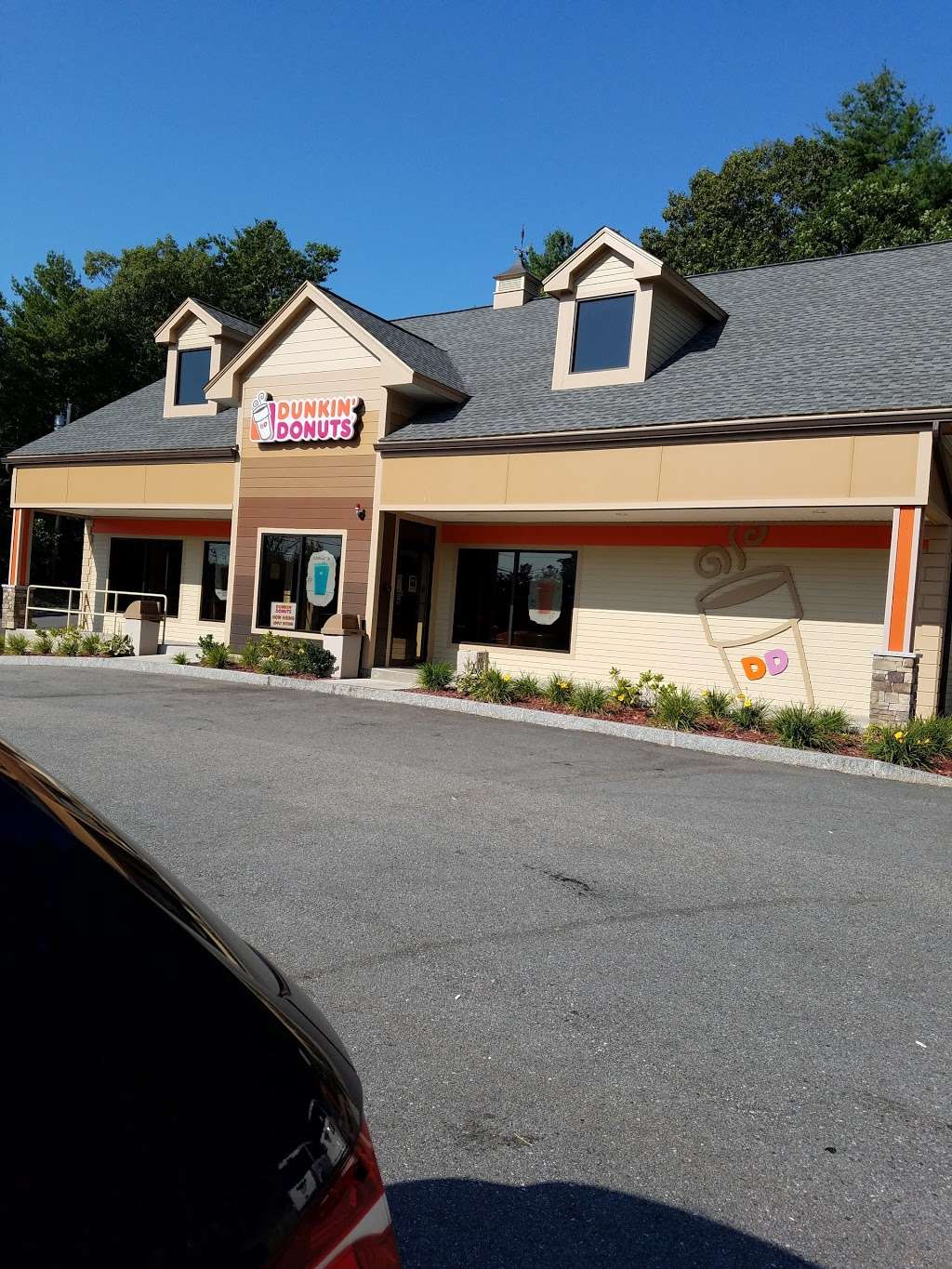 Dunkin | 869 Mammoth Rd, Pelham, NH 03076, USA | Phone: (603) 635-2100