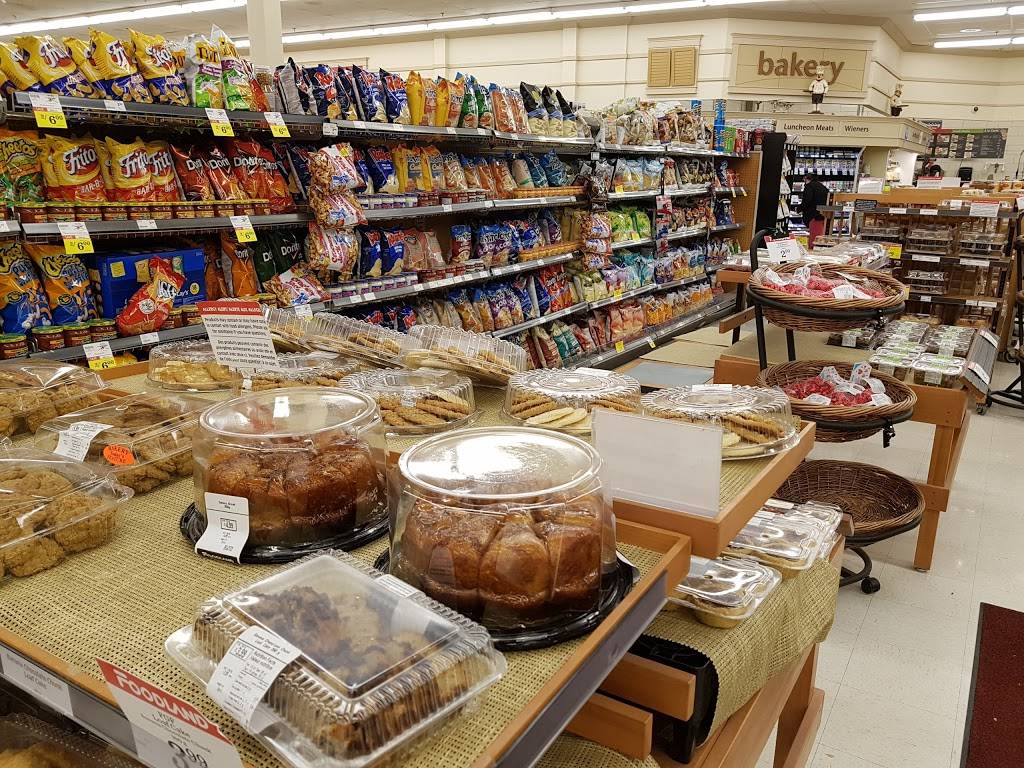 Foodland - Niagara Falls | 8251 Dock St, Niagara Falls, ON L2G 7G7, Canada | Phone: (905) 295-6133