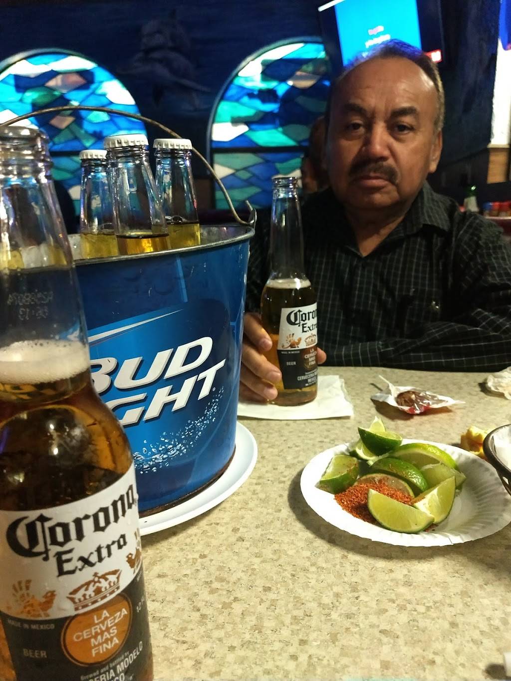 Mariscos El Puerto Escondido | 7421 Pacific Blvd, Huntington Park, CA 90255, USA | Phone: (323) 581-8948