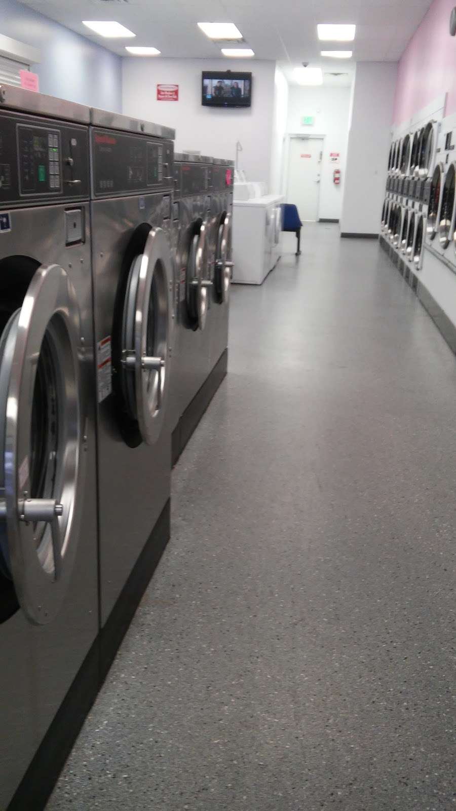 American Laundromat | 1361 W Morthland Dr # F, Valparaiso, IN 46385, USA | Phone: (219) 707-5310