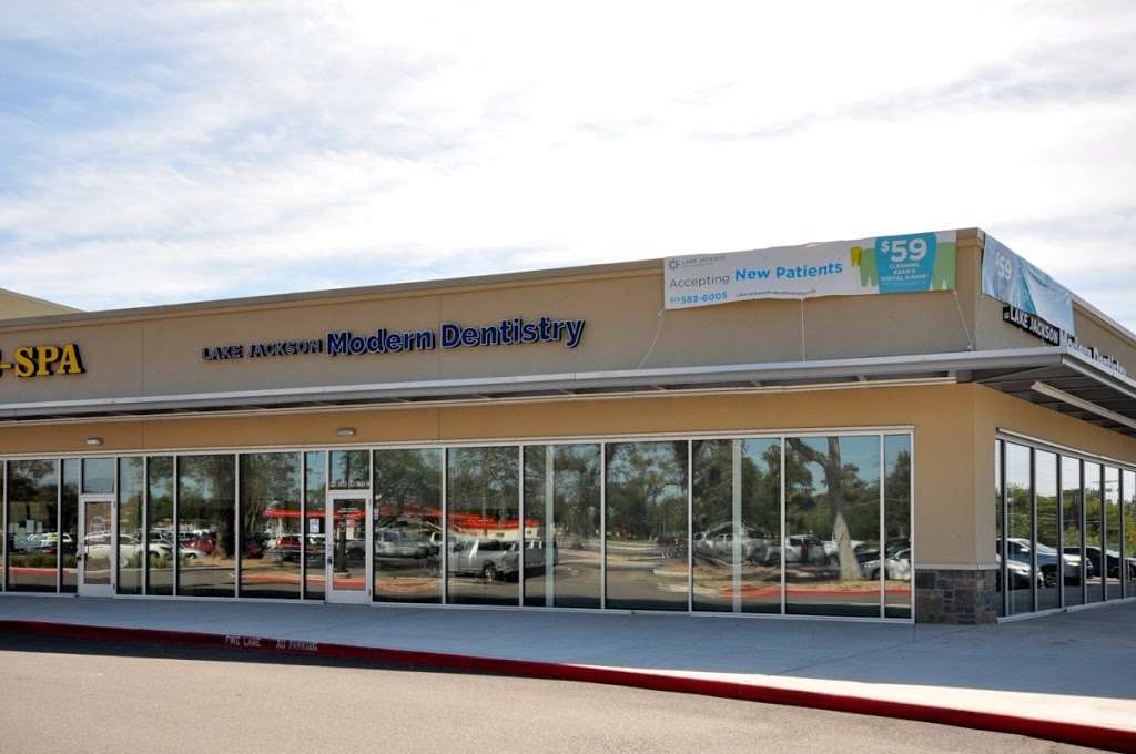 Lake Jackson Modern Dentistry and Orthodontics | 90 Oak Dr ste c, Lake Jackson, TX 77566, USA | Phone: (979) 583-6005