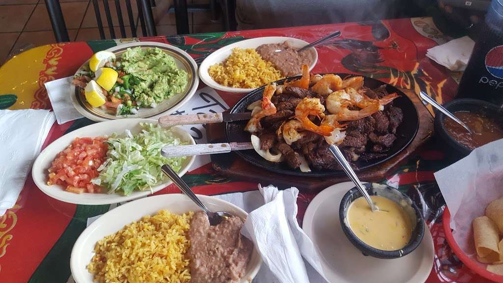 El Jalapeno Mexican Cafe | 10775 Eastex Fwy, Houston, TX 77093, USA | Phone: (713) 691-5247