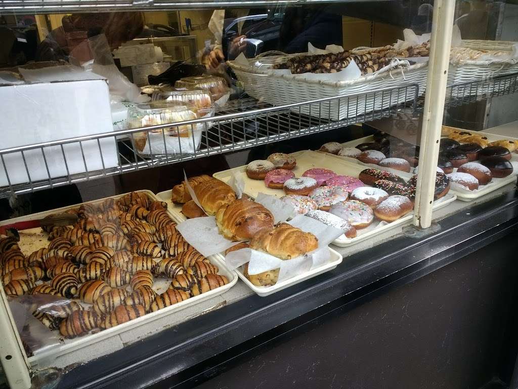 Oneg Bakery | 188 Lee Ave, Brooklyn, NY 11211, USA | Phone: (718) 797-0971