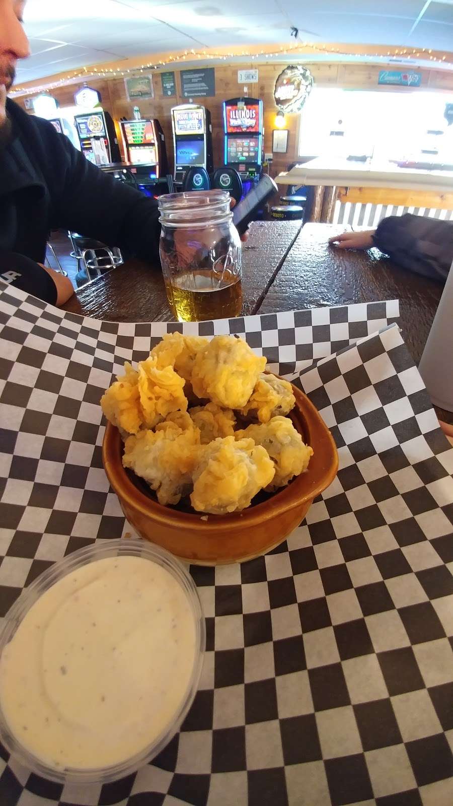 Cudas Bar & Grill | 27045 Grass Lake Rd, Antioch, IL 60002, USA | Phone: (224) 788-9144