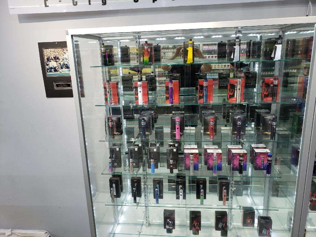 Vape Star Gallery | 1051 E St Charles Rd, Lombard, IL 60148, USA | Phone: (630) 317-7974