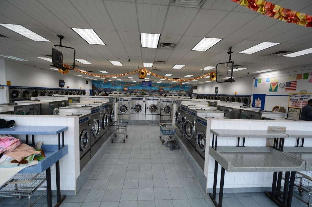 World Laundry | 179-26 Jamaica Ave, Jamaica, NY 11432, USA | Phone: (718) 526-0200