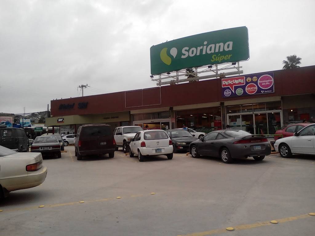 Soriana Super - Pinos | Carretera Tecate S/N, Pinos de Narez, 22680 Tijuana, B.C., Mexico | Phone: 800 707 4262