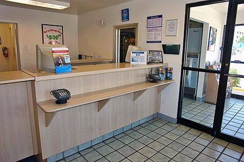 Motel 6 Austin, TX - Airport | 2707 Interregional Hwy S, Austin, TX 78741, USA | Phone: (512) 444-5882