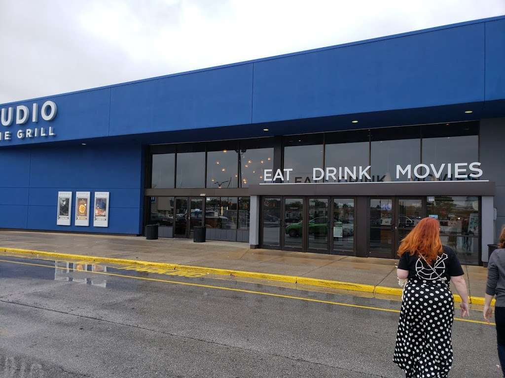 Studio Movie Grill College Park | 3535 W 86th St, Indianapolis, IN 46268 | Phone: (317) 876-3331