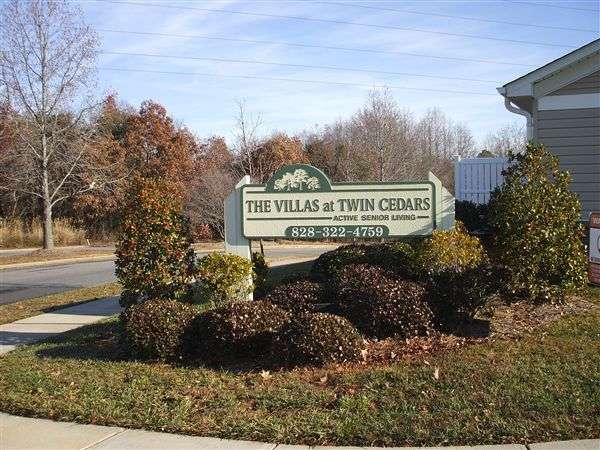 Villas at Twin Cedars | 1866 20th Ave Dr NE, Hickory, NC 28601, USA | Phone: (828) 578-6885