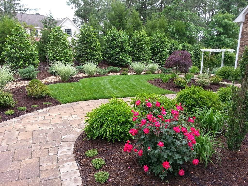 Ransones Nursery & Maintenance Inc. | 141 White Pine Dr, Weems, VA 22576, USA | Phone: (804) 435-3788