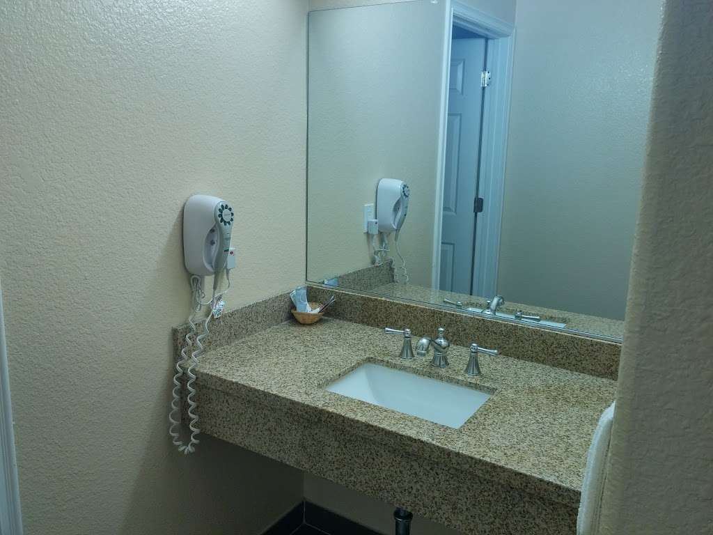 Motel Mediteran Escondido | 2336 S Escondido Blvd, Escondido, CA 92025 | Phone: (760) 743-2300