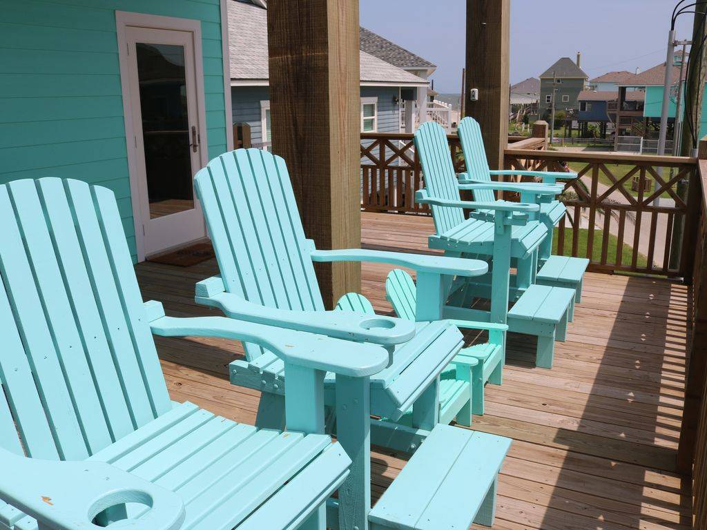 Sea, Sand & Stars Vacation Rental | 970 1/2 S Redfish, Crystal Beach, TX 77650, USA | Phone: (281) 704-2359