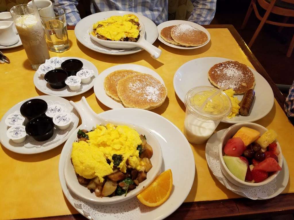 Eggsperience Breakfast & Lunch | 176 Randhurst Village Dr, Mt Prospect, IL 60056, USA | Phone: (847) 222-2222