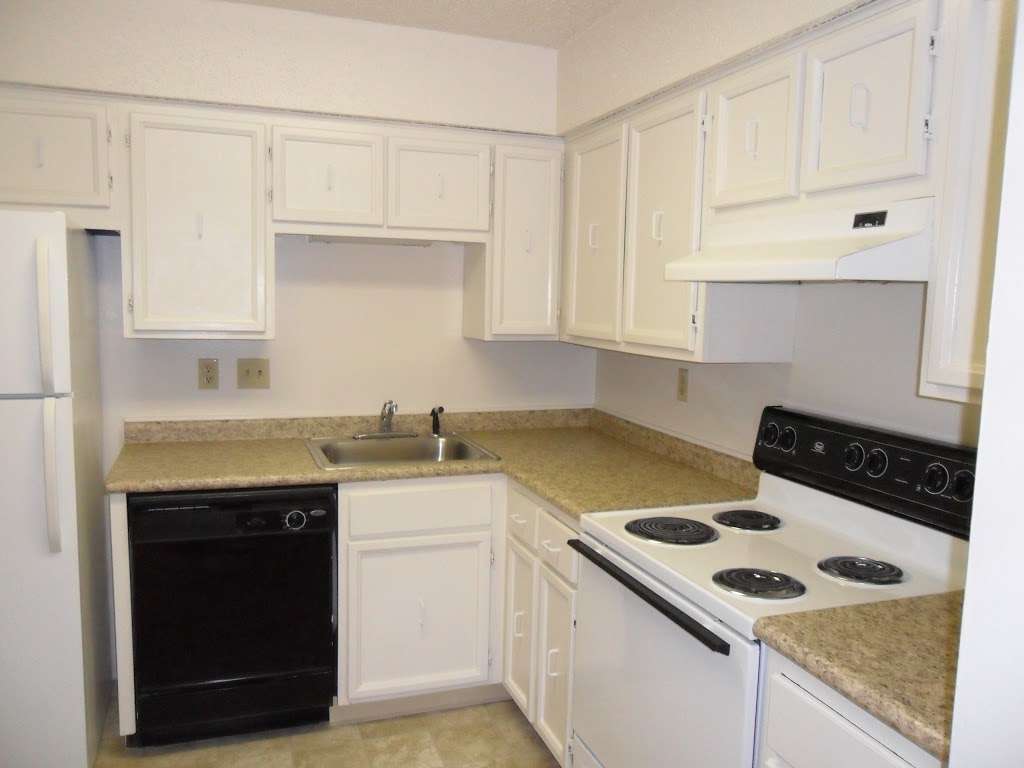 Village Square Apartments | 100 Tonto Trail, Lafayette, IN 47905, USA | Phone: (765) 447-0811